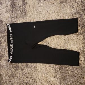 Nike Pro Capri Leggings
